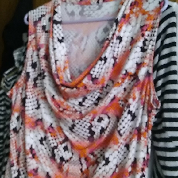 Blouse - Picture 2 of 3